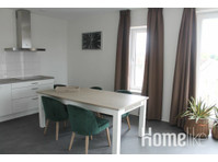 One bedroom apartment with balcony - דירות