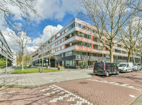 Beautiful and Spacious two bedroom in Prime Location - Appartementen