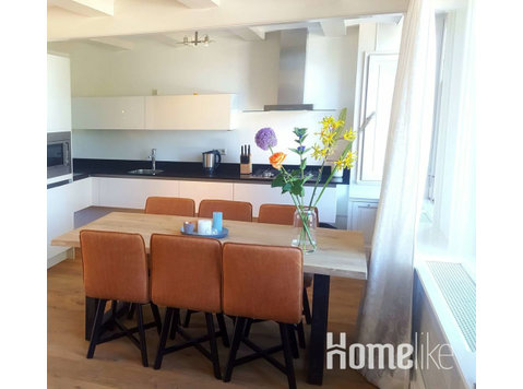 Characteristic apartment in a newly renovated building on… - Apartamentos