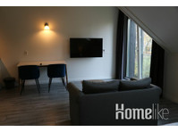 Modern deluxe studio apartment with private parking - 公寓