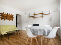 Furnished room for rent renovated - Appartements équipés