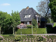 For Sale: family home in het Gooi