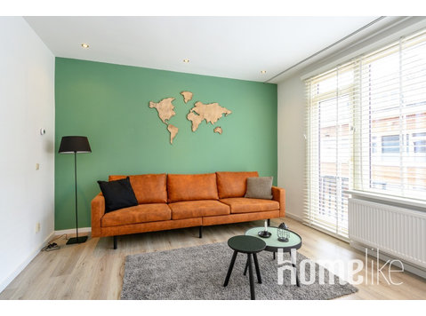 Spacious 4-bedroom apartment close to city center - Byty