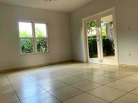 Renta Casa Villa Fontana: 4 Habitaciones, Condominio Seguro - Maisons