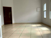 Renta Casa Villa Fontana: 4 Habitaciones, Condominio Seguro - Maisons