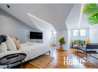 COOL 1BR WITH PRIVATE TERRACE