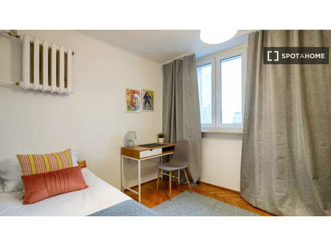 Room for rent in 3-bedroom apartment in Mirów, Warsaw - 出租