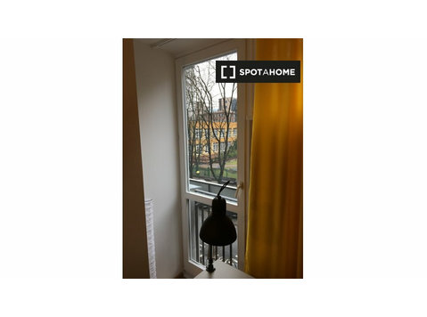 Room for rent in 4-bedroom apartment in Mirów, Warsaw - 空室あり