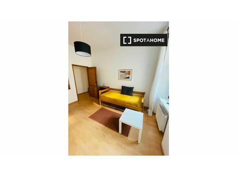 Room for rent in 3-bedroom apartment in Wilna, Poznan - За издавање
