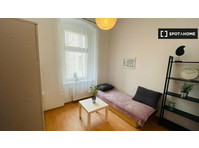 Room for rent in 3-bedroom apartment in Wilna, Poznan - Izīrē