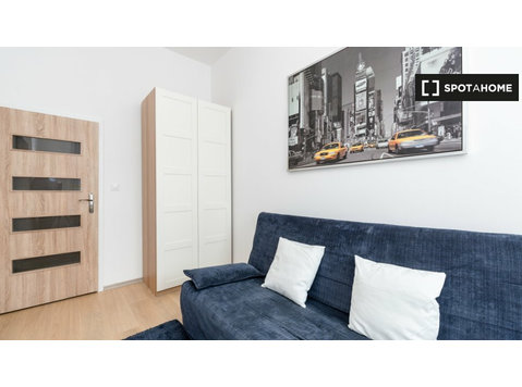 Room for rent in 5-bedroom apartment in Wilda, Poznań - Aluguel