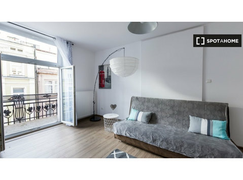 Quarto para alugar em apartamento de 7 quartos em Poznan - Aluguel