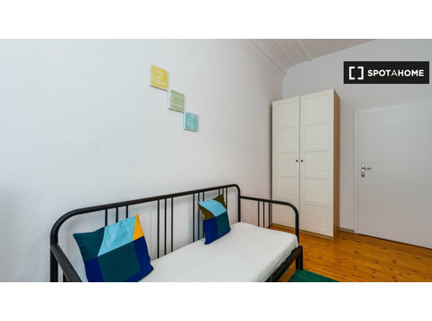 Se alquila habitación en una residencia en Poznan - Alquiler