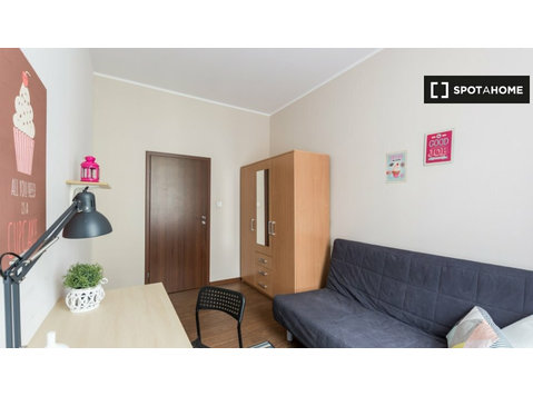 Poznan'da bir rezidansta kiralık oda - Kiralık