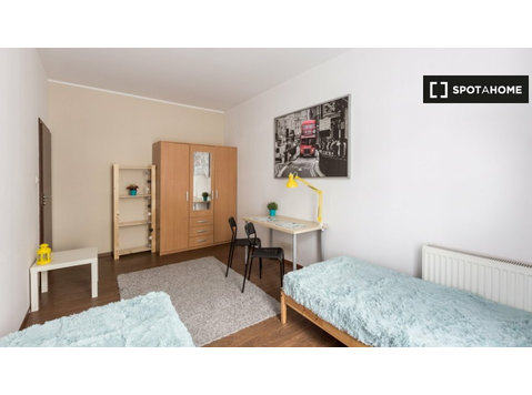 Chambre à louer dans une résidence à Poznan - À louer