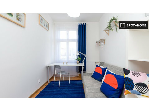 Room for rent in a residence in Poznan - Annan üürile