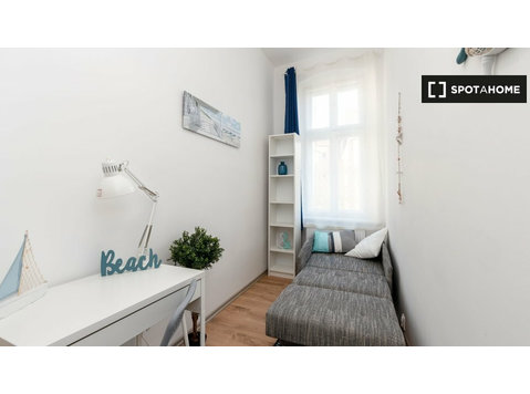 Room for rent in a residence in Poznan - השכרה