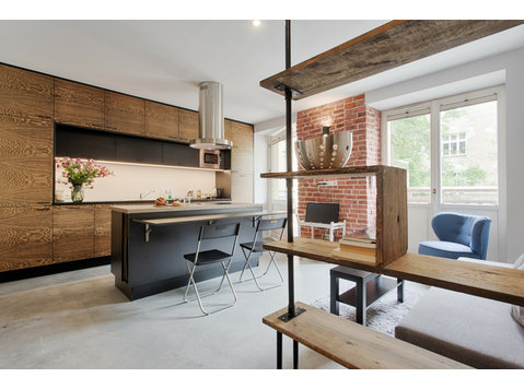 An elegant, industrial space in the city center - Alquiler