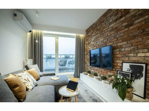 2 rooms apartment finished in high standard in city center - アパート