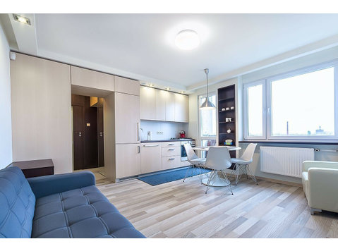 2 rooms apartment near Fabryczna station - Asunnot