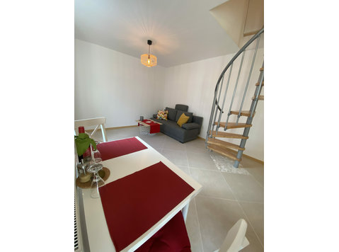 3 rooms on PIOTRKOWSKA 44 - Apartments
