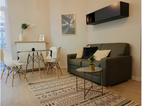 New, bright 2 rooms apartment on Piotrkowska 37 - Leiligheter