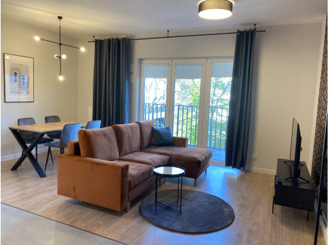 Spacious 3 rooms apartment on Gdanska 147A street - Apartments