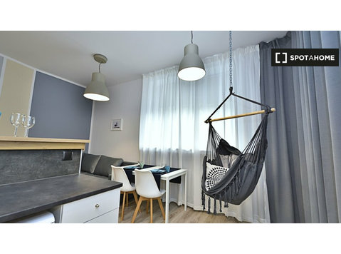Studio-Apartment zu vermieten in Fabryczna, Lodz - Wohnungen