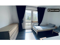 Room for rent in 3-bedroom apartment in Wrocław - برای اجاره