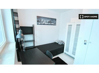 Rooms  for rent in 4-bedroom apartment in Wrocław - Te Huur