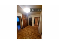 Room for rent in 4-bedroom apartment in Śródmieście, Lublin - Под наем