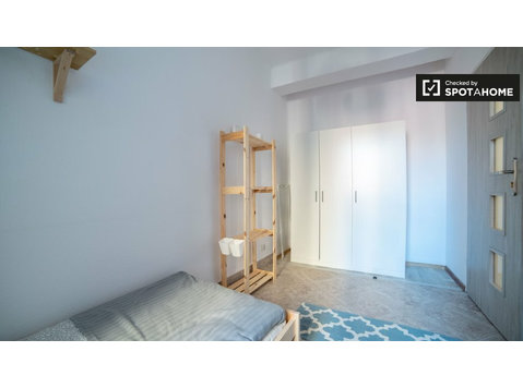 Przytulny pokój w 5-pokojowym mieszkaniu na Śródmieściu w… - Do wynajęcia