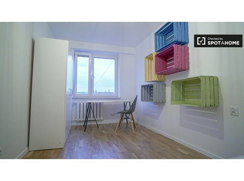 Quarto moderno em apartamento de 4 quartos em Czerniaków,… - Aluguel