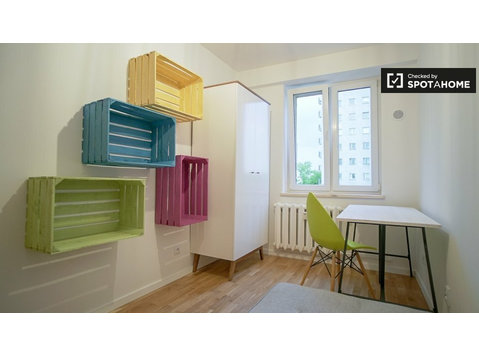 Modern room in 4-bedroom apartment in Czerniaków, Warsaw - For Rent