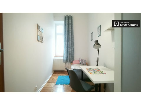 Modern room in 6-bedroom apartment in Śródmieście, Warsaw - For Rent