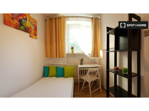 Quarto para alugar em apartamento de 4 quartos em Old… - Aluguel