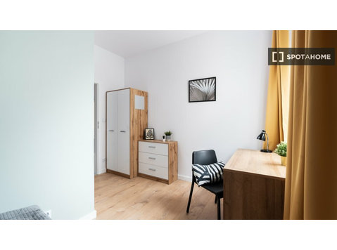 Frascati, Varşova'da 5 yatak odalı dairede kiralık oda - Kiralık