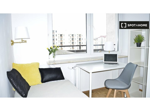 Room for rent in 5-bedroom apartment in Pelcowizna, Warsaw - Ενοικίαση