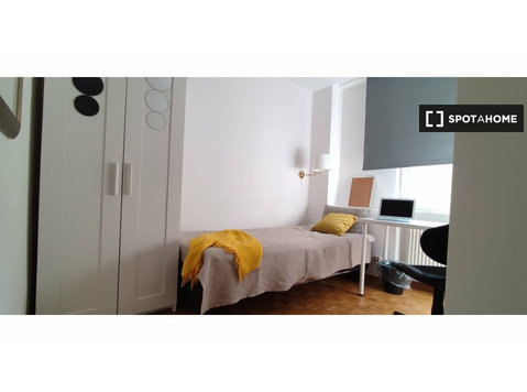Room for rent in 5-bedroom apartment in Pelcowizna, Warsaw - کرائے کے لیۓ