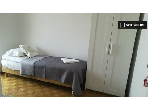 Room for rent in 5-bedroom apartment in Pelcowizna, Warsaw - 出租