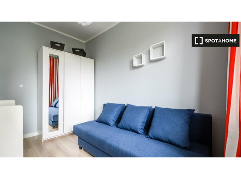 Quarto para alugar em apartamento de 5 quartos em Stegny,… - Aluguel