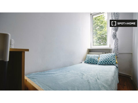 Zimmer zu vermieten in 6-Zimmer-Wohnung in New Praga,… - Zu Vermieten