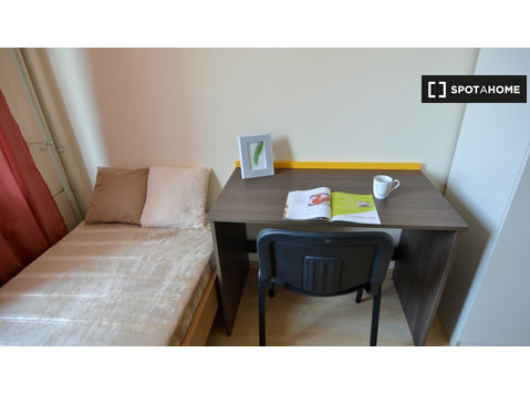 Room for rent in 6-bedroom apartment in Pelcowizna, Warsaw - 出租