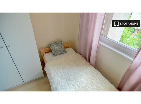 Room for rent in 6-bedroom apartment in Pelcowizna, Warsaw - 出租