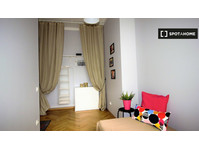Room for rent in 6-bedroom apartment in Powiśle, Warsaw - השכרה
