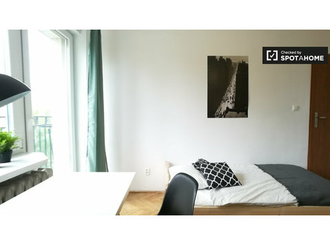 Room in 5-bedroom apartment in Śródmieście Północne, Warsaw - For Rent