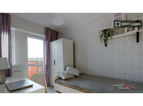 Rooms for rent in 4-bedroom apartment in Sadyba, Warsaw - 	
Uthyres