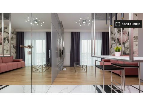 Wola, Varşova'da kiralık 2 yatak odalı daire - Apartman Daireleri