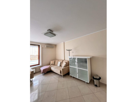 COZY 2-room apartment in the CITY CENTER - اپارٹمنٹ