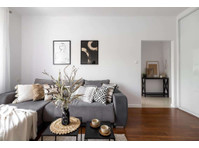 Fully furnished – Modern flat with seperated kitchen | Wola… - குடியிருப்புகள்  